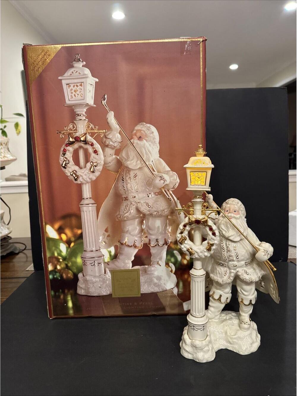 Lenox For The Holidays Florentine & Pearl Jeweled Santa Lighting Lamppost 2003